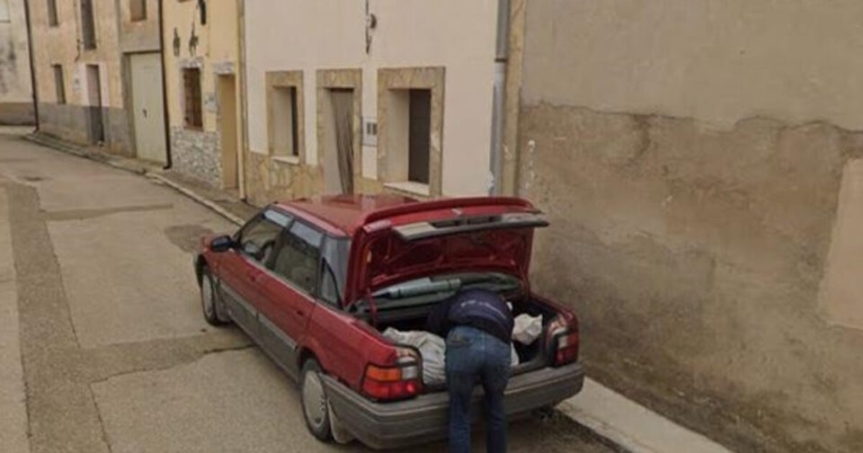 Ισπανία:-Το-google-street-view-«έπιασε»-άνδρα-να-μεταφέρει-πτώμα-στο-πορτ-μπαγκάζ