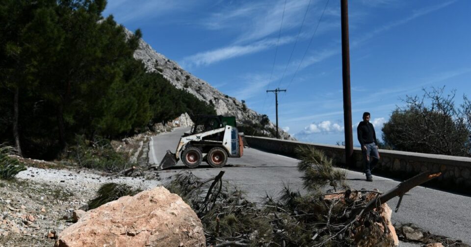 Δήμαρχος-Θέρμου-για-τον-σεισμό-4,7-Ρίχτερ-στην-Αιτωλοακαρνανία:-Προσοχή-στο-ορεινό-οδικό-δίκτυο-λόγω-πτώσης-βράχων