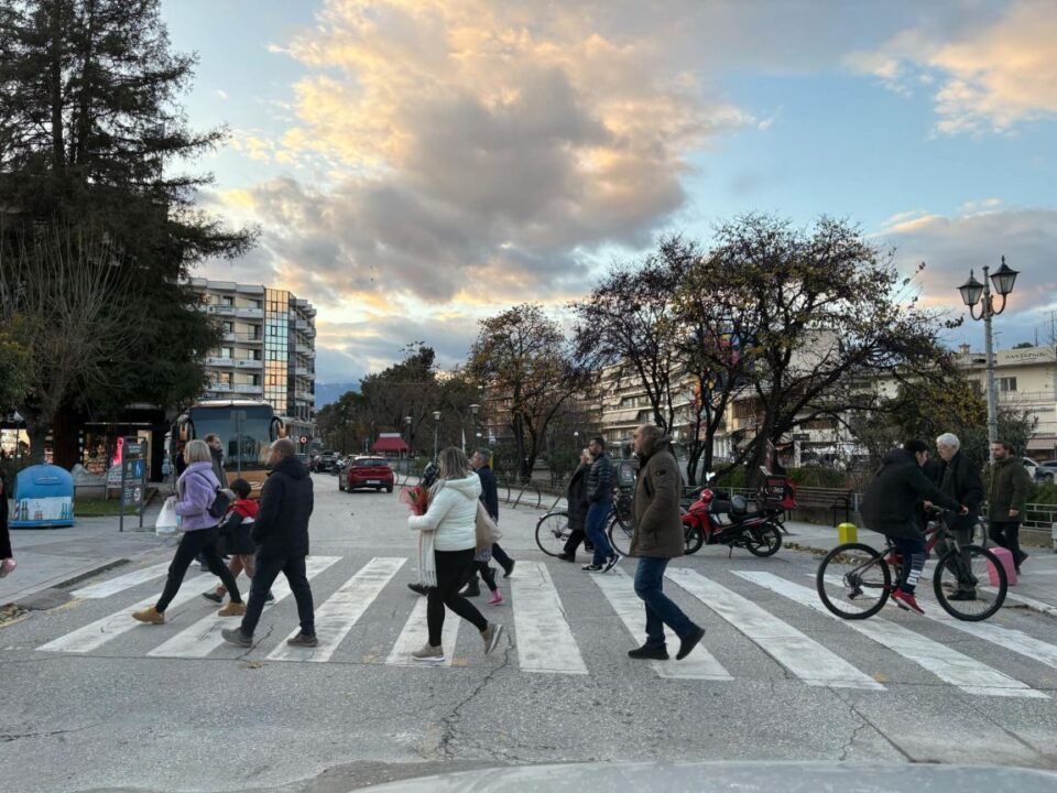 Ρεκόρ-αφίξεων-στα-Τρίκαλα-Η-Πόλη-των-Χριστουγέννων-καλωσορίζει-χιλιάδες-επισκέπτες