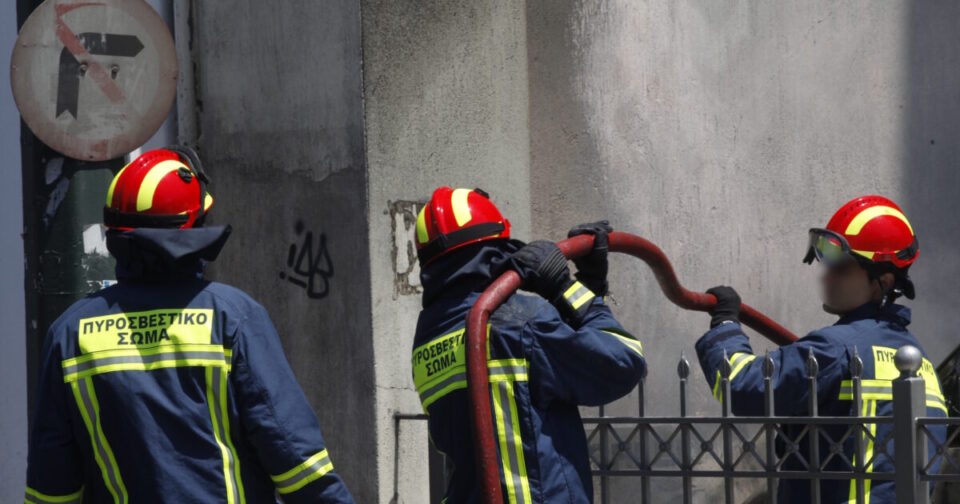 Φωτιά-σε-κτίριο-στην-Πειραιώς-«έκοψε»-την-κυκλοφορία-βράδυ-Παρασκευής