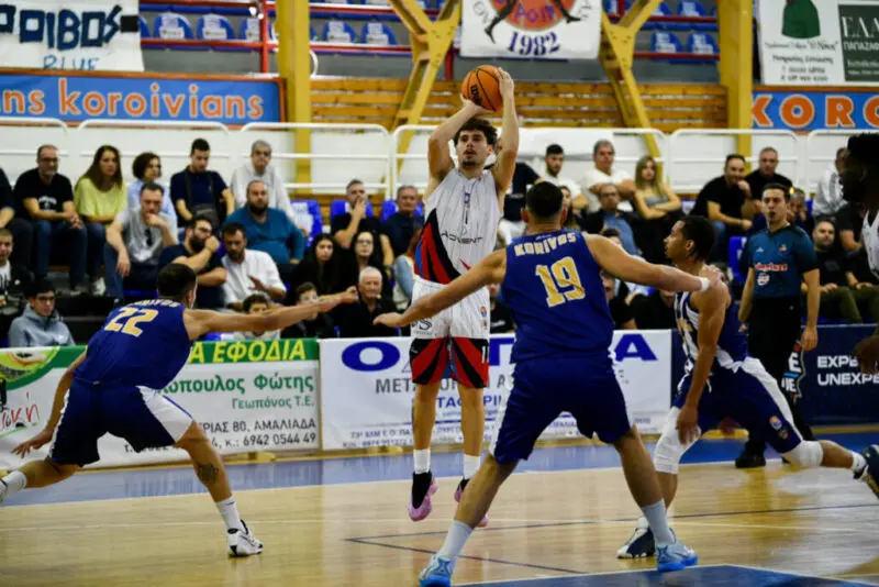 ΧΑΝΘ-–-Τρίκαλα:-Απίστευτο-buzzer-beater-τρίποντο-του-Κωνσταντινίδη,-από-την-μία-ρακέτα-στην-άλλη