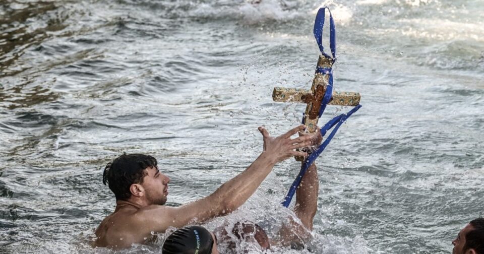 eορτολόγιο-–-Θεοφάνεια-:-Ποιοι-γιορτάζουν-σήμερα-6-Ιανουαρίου-2025