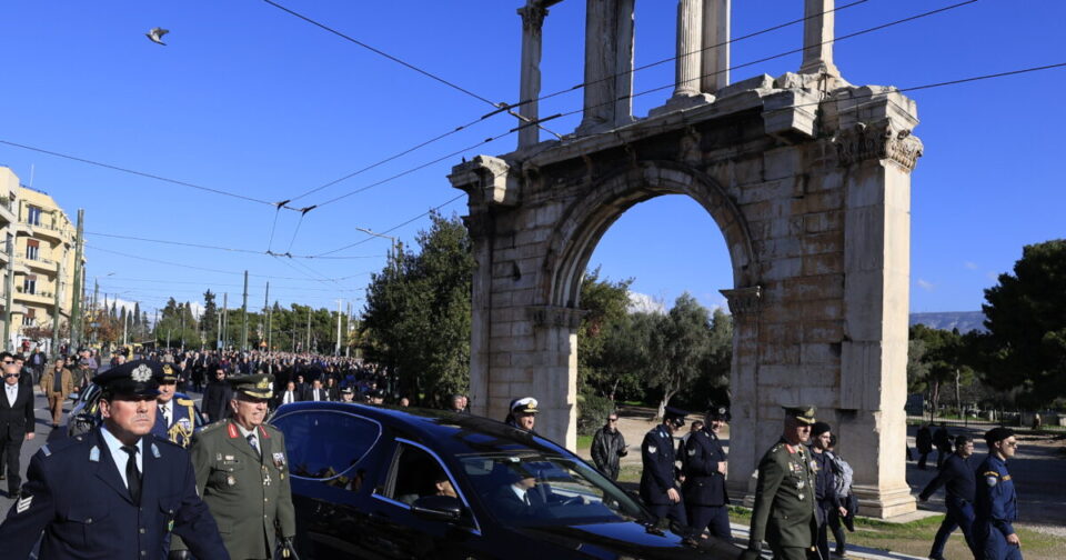 Η-κηδεία-του-Κώστα-Σημίτη-μέσα-από-20-φωτογραφικά-κλικ