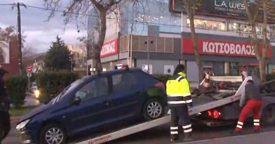 Χαϊδάρι:-Καραμπόλα-τριών-αυτοκινήτων-στη-Λεωφόρο-Αθηνών-–-Ένας-ελαφρά-τραυματίας