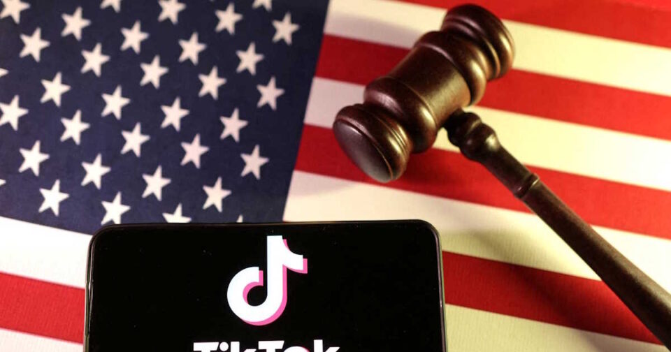 tiktok:-«Τέχνασμα»-χαρακτηρίζει-ο-Λευκός-Οίκος-την-απειλή-άμεσης-διακοπής-λειτουργίας-του-στις-ΗΠΑ