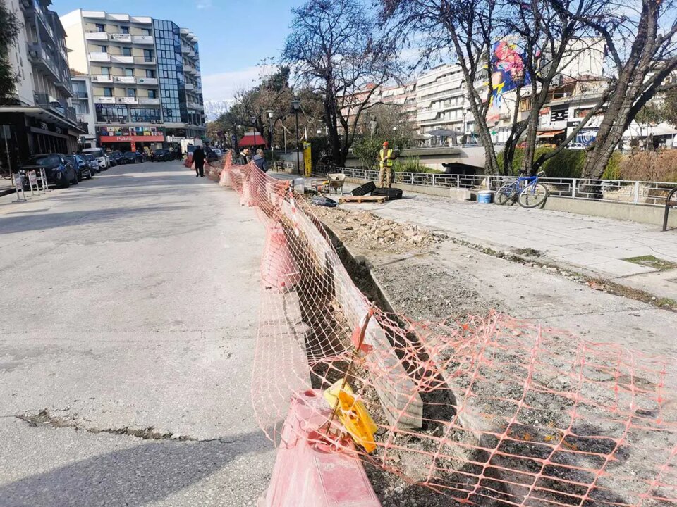 Ξεκίνησαν-τα-έργα-και-στην-οδό-Κανούτα-για-την-αναμόρφωση-στις-όχθες-του-Ληθαίου