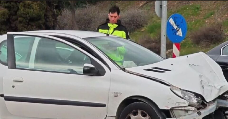 Τροχαίο-με-τραυματία-στην-Αλίμου-–-Κατεχάκη-–-Έκλεισε-για-αρκετή-ώρα-η-δεξιά-λωρίδα