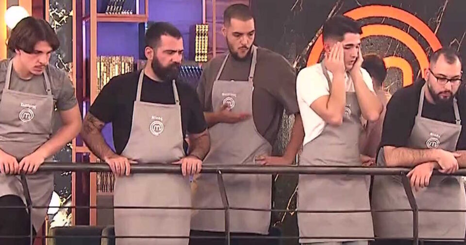 masterchef:-Αρπάχτηκαν-οι-Γκρι-στην-πρώτη-ομαδική-δοκιμασία-–-Τσακωμός-Νέστορα-και-Άγγελου-στο-συμβούλιο